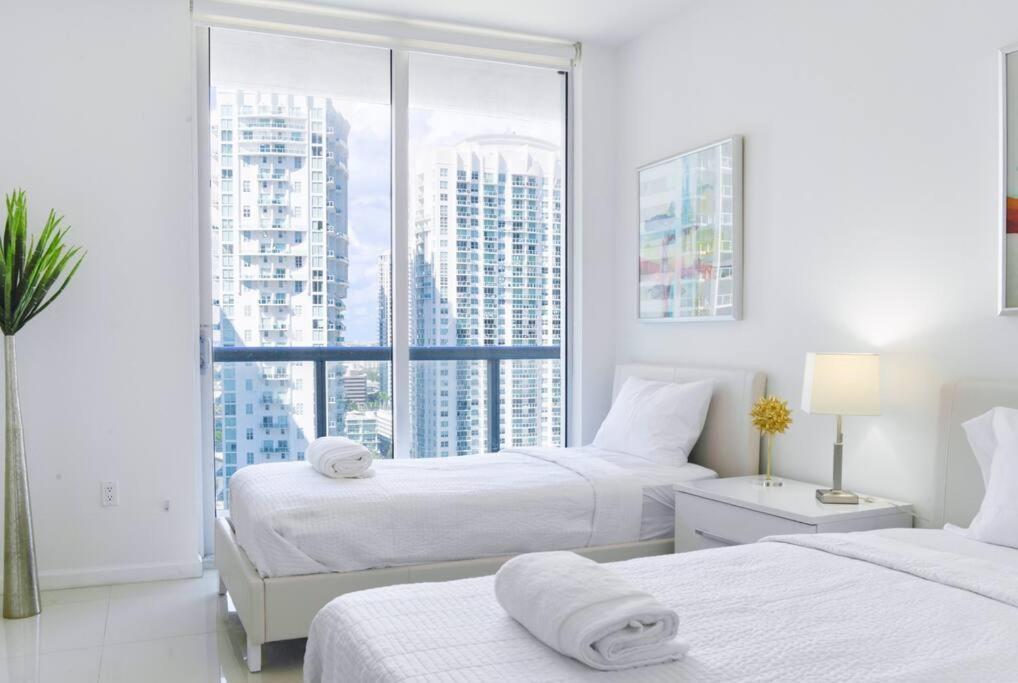 Wonderful 2 Bedroom Apt With Ocean Views At Icon Brickell Miami Dış mekan fotoğraf