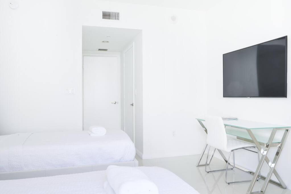 Wonderful 2 Bedroom Apt With Ocean Views At Icon Brickell Miami Dış mekan fotoğraf