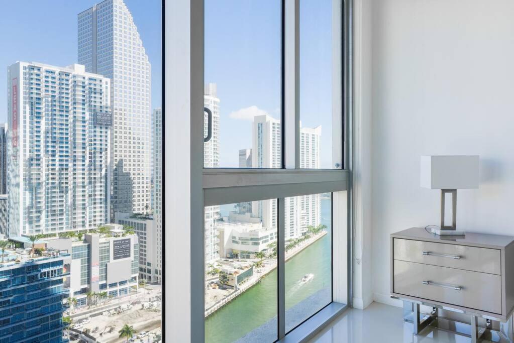 Wonderful 2 Bedroom Apt With Ocean Views At Icon Brickell Miami Dış mekan fotoğraf