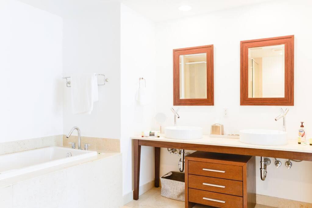 Wonderful 2 Bedroom Apt With Ocean Views At Icon Brickell Miami Dış mekan fotoğraf